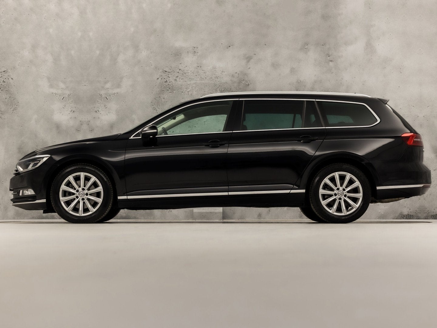 Volkswagen Passat Variant 1.5 TSI Highline Sportline 150Pk A, 12 maanden, 730 kg, 4 cilinders, Zwart