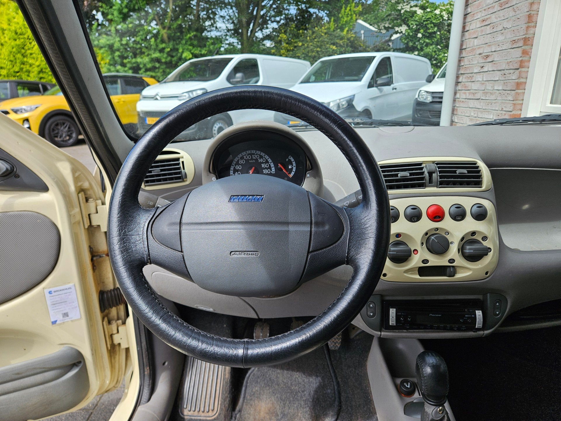 Fiat 600 1.1 Young Stuurbekrachtiging! NAP! Dealer Onderhoud, Auto's, Fiat, Voorwielaandrijving, Origineel Nederlands, Handgeschakeld