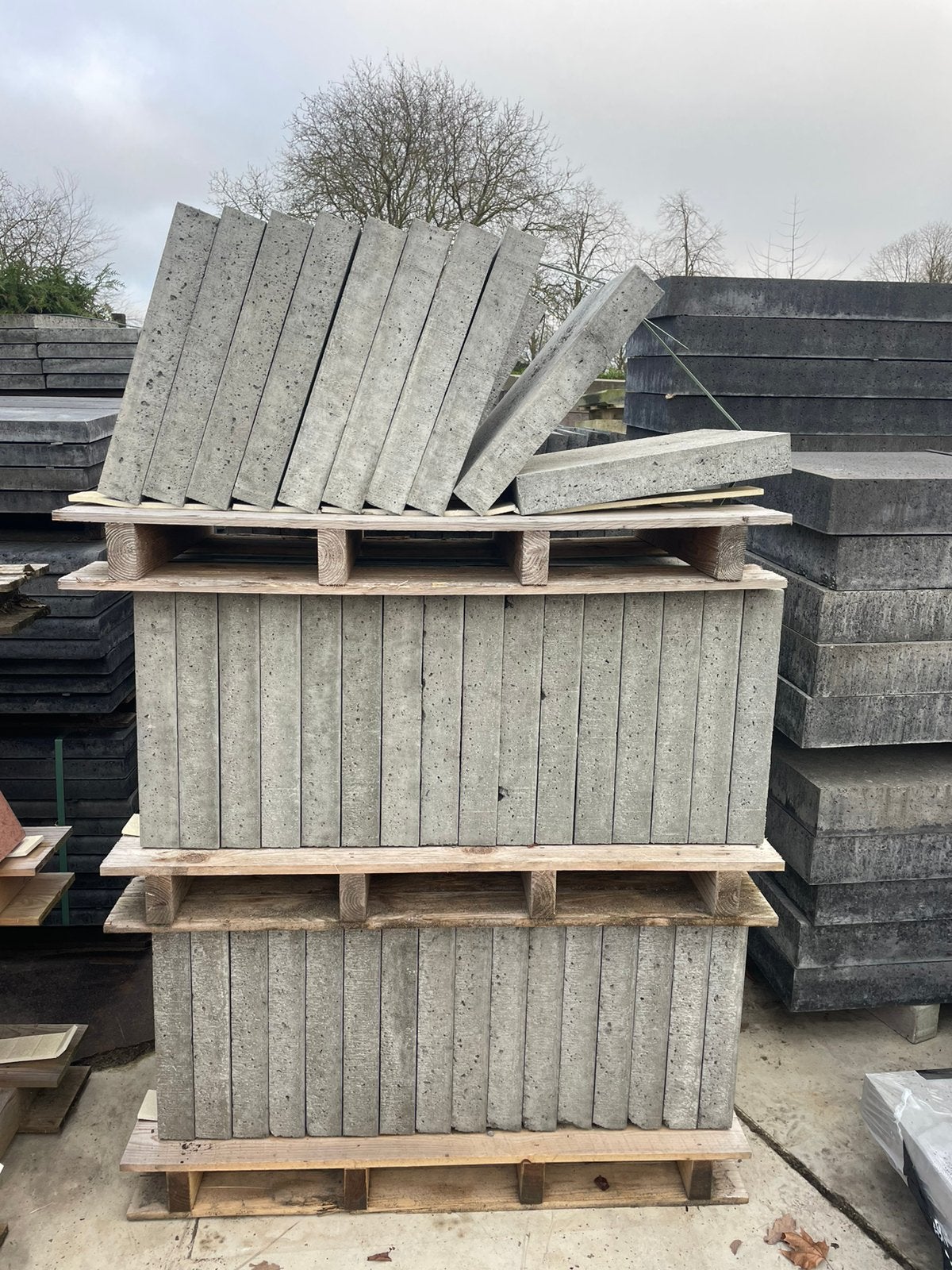 24,5m2 Oud Hollandse tegels 50x50x7cm Grijs RESTPARTIJ, Ophalen, Nieuw, Beton, Terrastegels