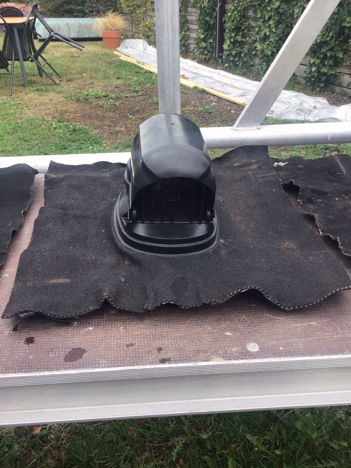 Dak doorvoeren ventilatie 2x kabel en leiding doorvoer 1x, Kunststof, Zwart, Zo goed als nieuw, Minder dan 5 m²