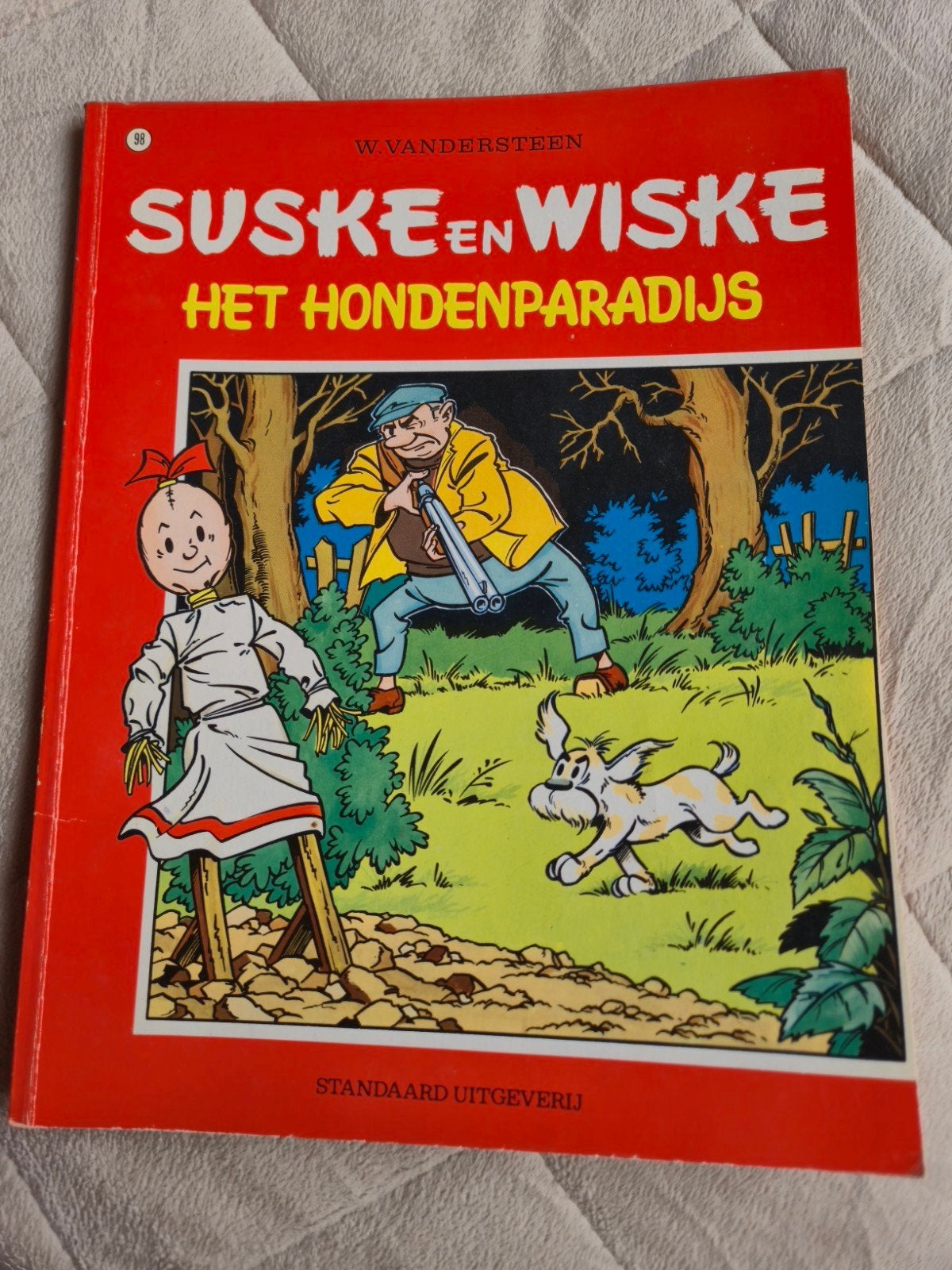 Suske en Wiske - Het Hondenparadijs (W. Vandersteen), Boeken, Eén stripboek, Ophalen of Verzenden, Gelezen, W. Vandersteen
