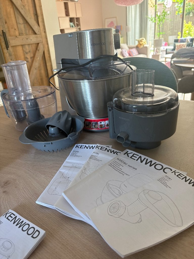 Kenwood KM280 keukenmachine, Witgoed en Apparatuur, 4 liter of meer, Ophalen, Zo goed als nieuw, 3 snelheden of meer