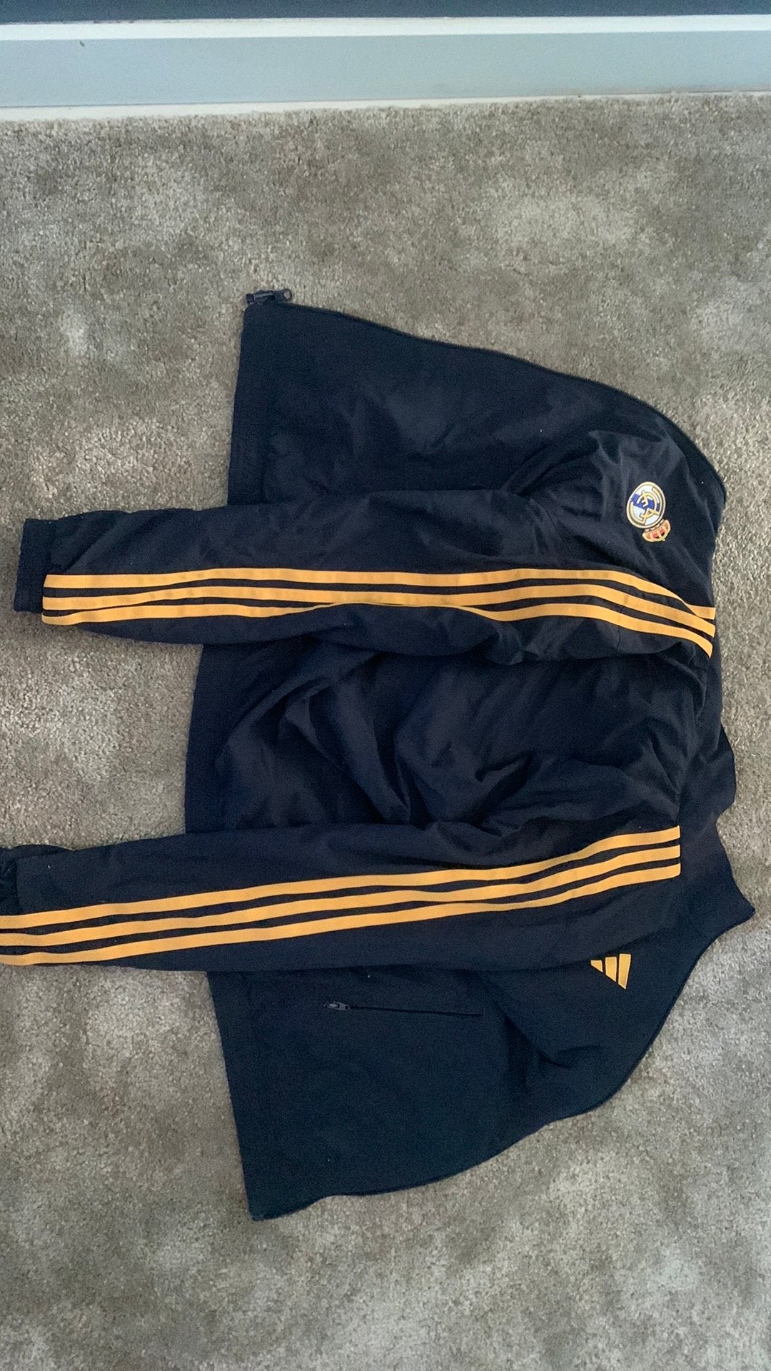Real Madrid jas twee kanten, Maat M, Ophalen of Verzenden, Zo goed als nieuw, Shirt
