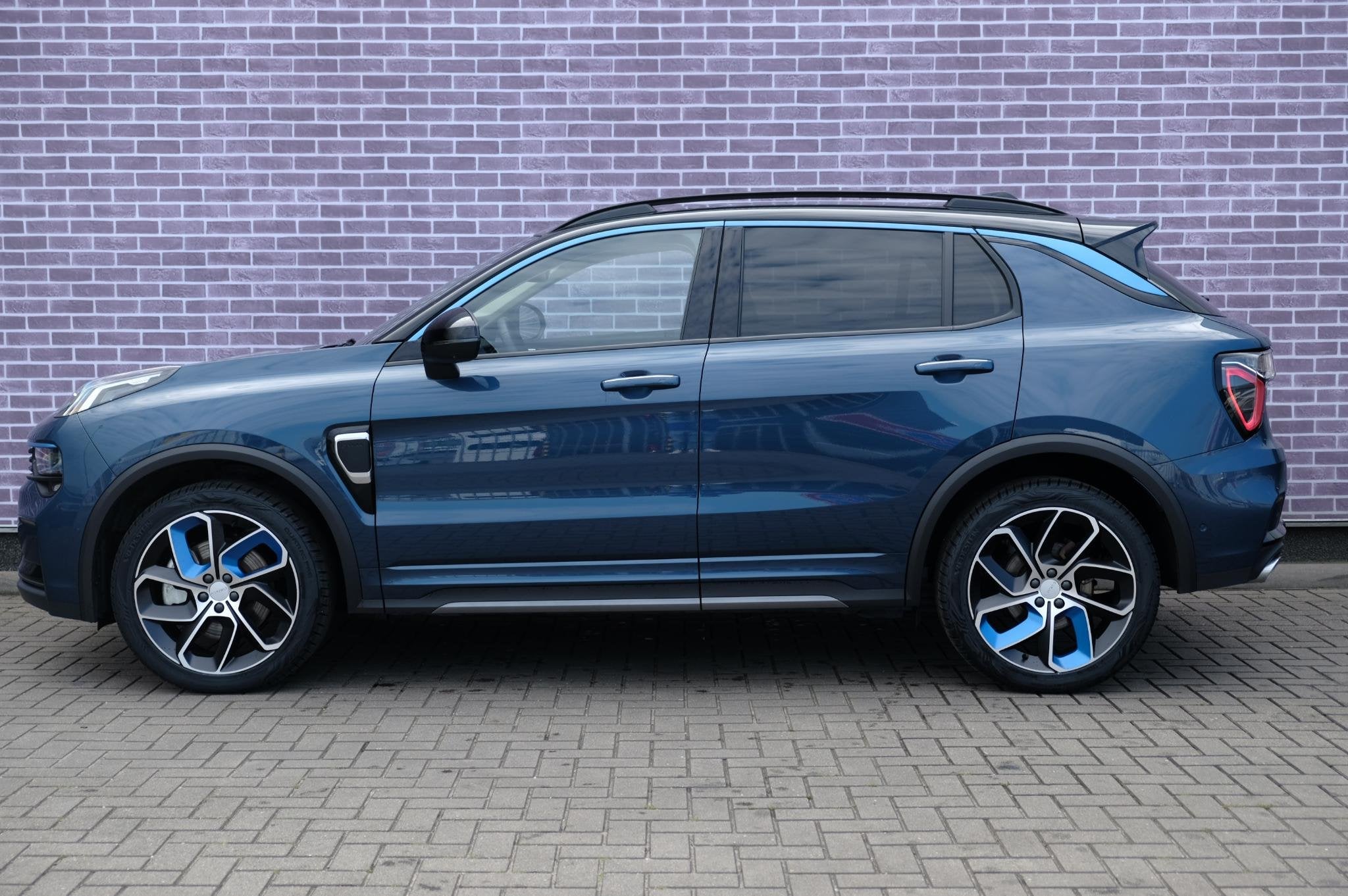 Lynk & Co 01 1.5 Plug-in Hybrid | PHEV | Panoramadak | 360 G, Stof, Blauw, 120 €/maand, Bedrijf