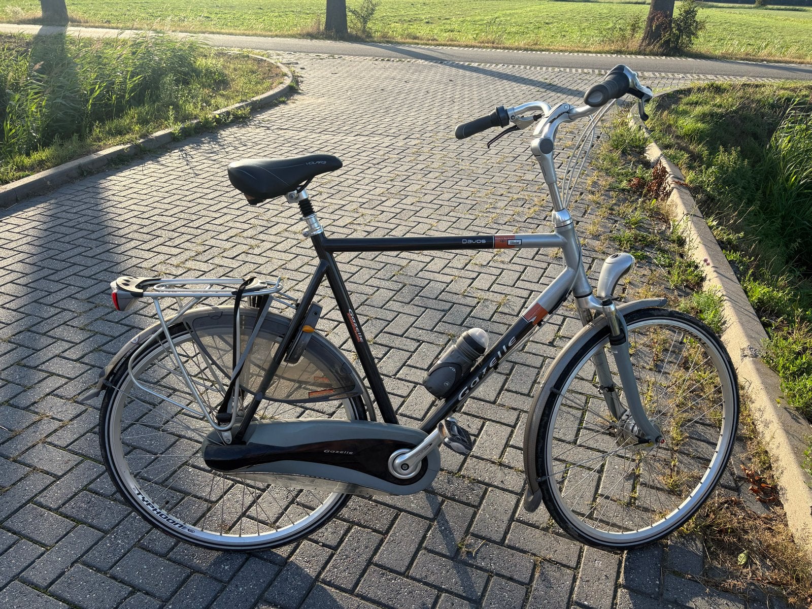 Foto 6 van Gazelle fietsen heren en dames in goede staat (set)