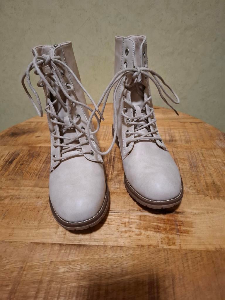 Kayla beige veterboots maat 36, Beige, Lage of Enkellaarzen, Ophalen of Verzenden, Zo goed als nieuw