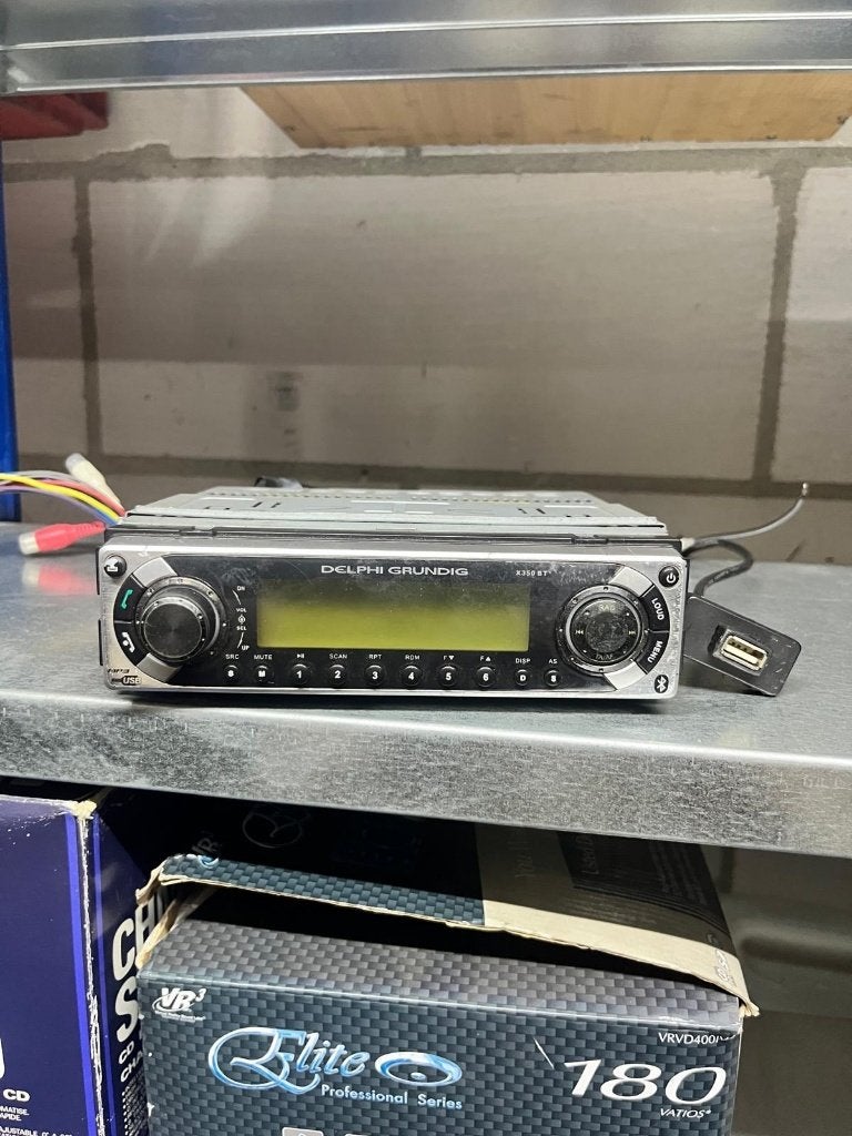 Delphi Grundig Autoradio x350BT met USB, Ophalen, Gebruikt