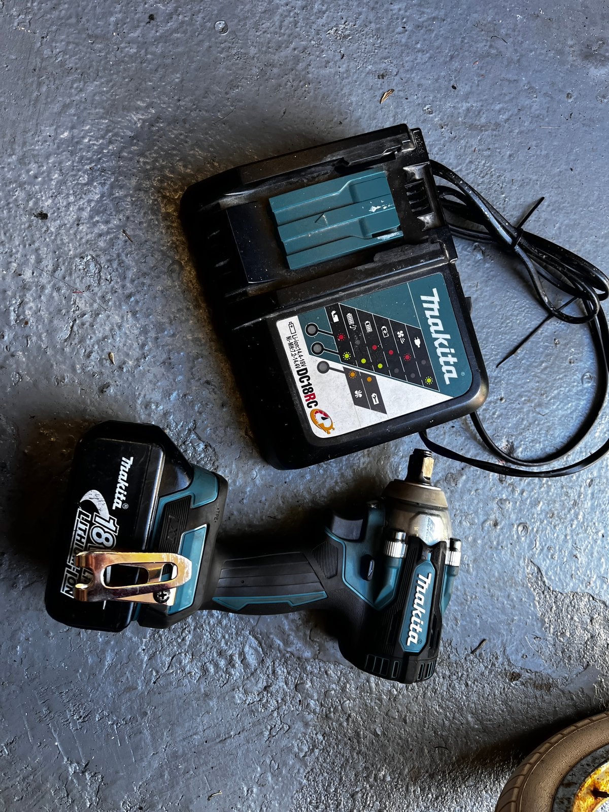 Makita lxt 18v dtw300 slagmoersleutel complete set, Doe-het-zelf en Verbouw, Gereedschap | Boormachines, Ophalen of Verzenden