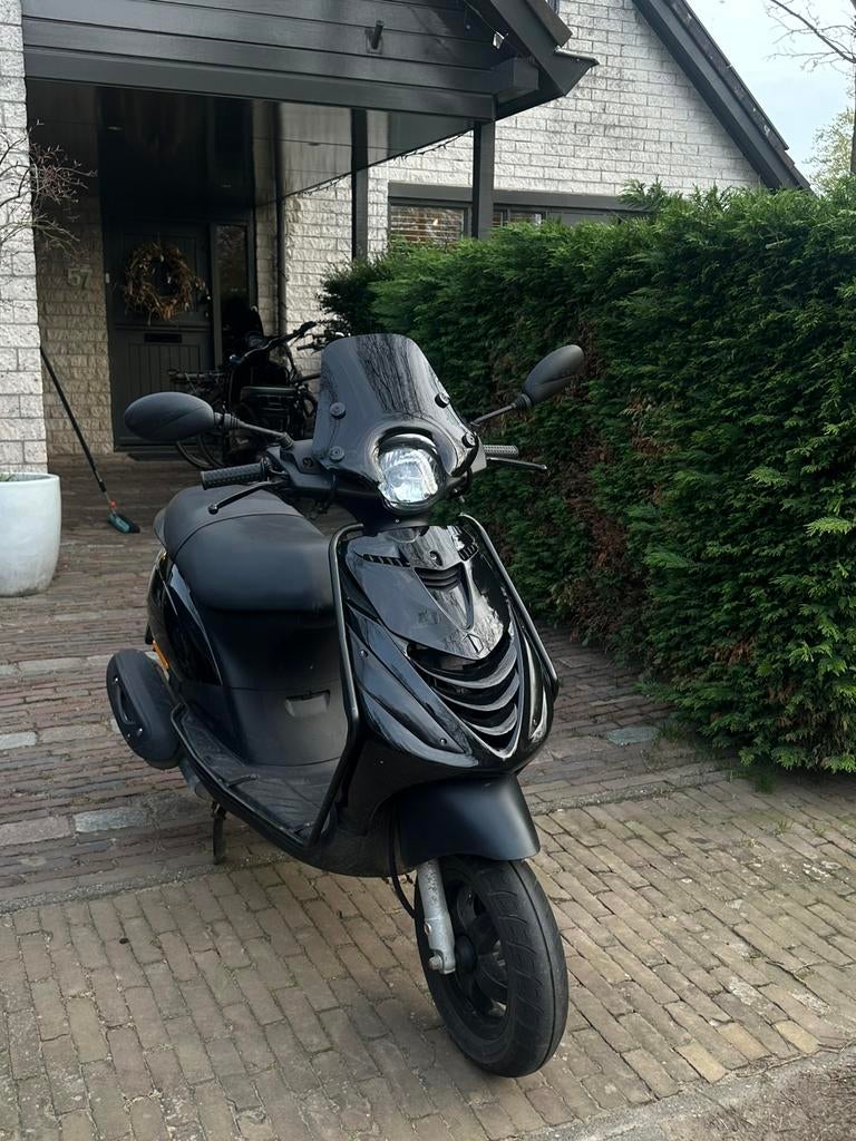 Piaggio Zip, Fietsen en Brommers, Ophalen, Maximaal 45 km/u, Zip, Zo goed als nieuw
