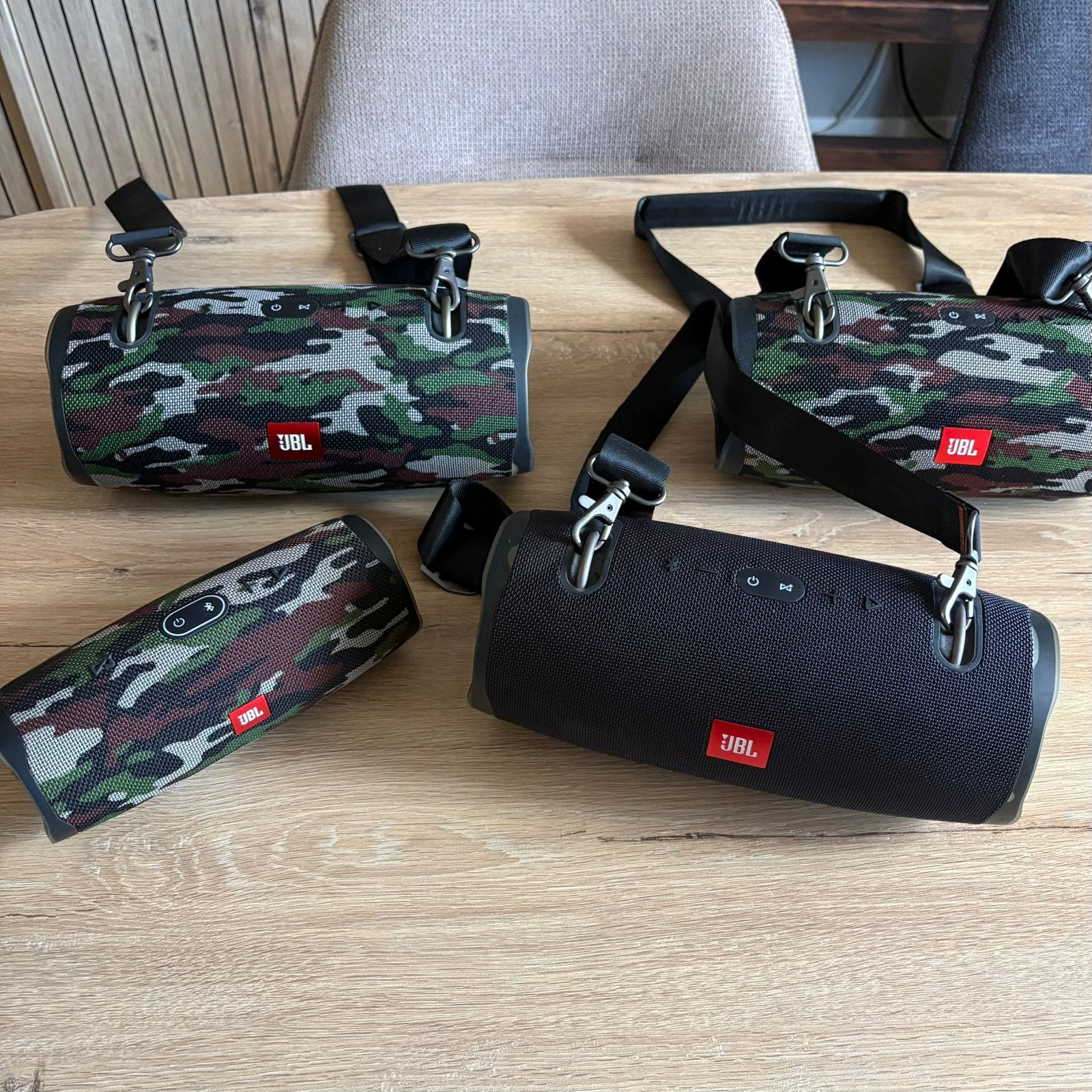 Jbl extreme 2 en ook nog een jbl charge 4, Ophalen, Zo goed als nieuw, Draagbare speaker, Minder dan 60 watt