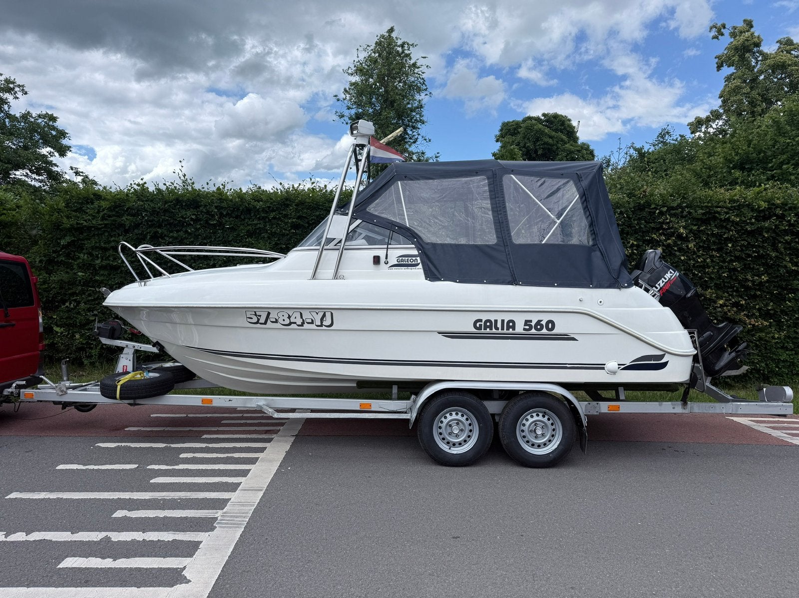 Galia  560 / 194 vaaruren / 140pk / Kajuit met 2p Bed, Ophalen, Elektrische start, Zo goed als nieuw, 40 cm