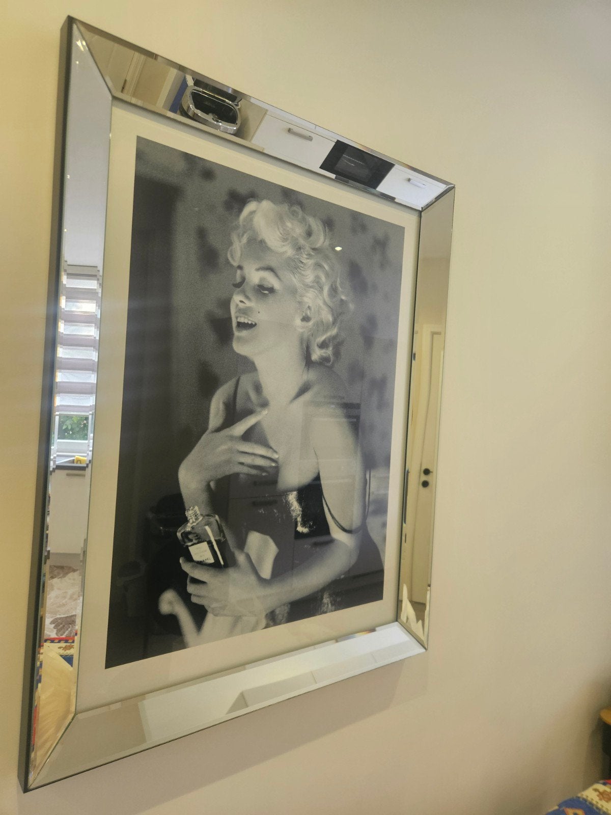 Marilyn Monroe foto in spiegel lijst, Ophalen, Zo goed als nieuw, Foto of Poster, 75 cm of meer