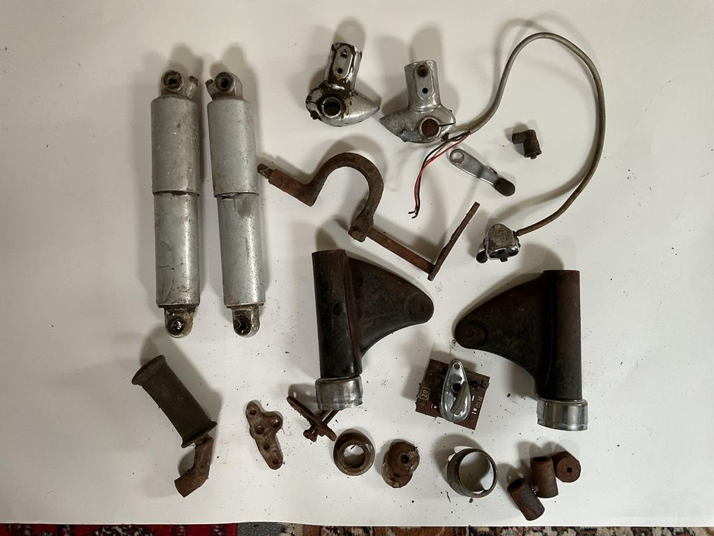 Oldtimer Motorfiets Onderdelen: Koplamphouders, Contactslot,, Ophalen of Verzenden, Gebruikt