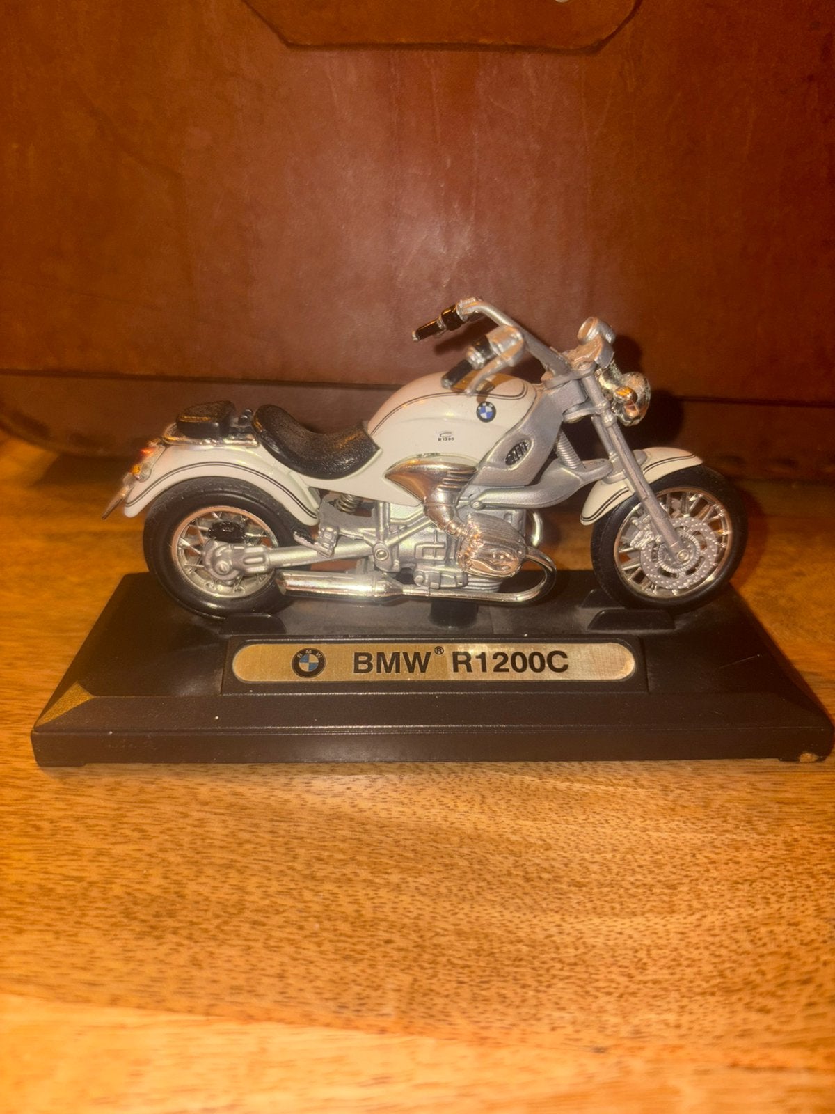Gedetailleerd BMW R1200C Cruiser Schaalmodel – Schaal 1:18, Ophalen of Verzenden, Zo goed als nieuw, Overige merken