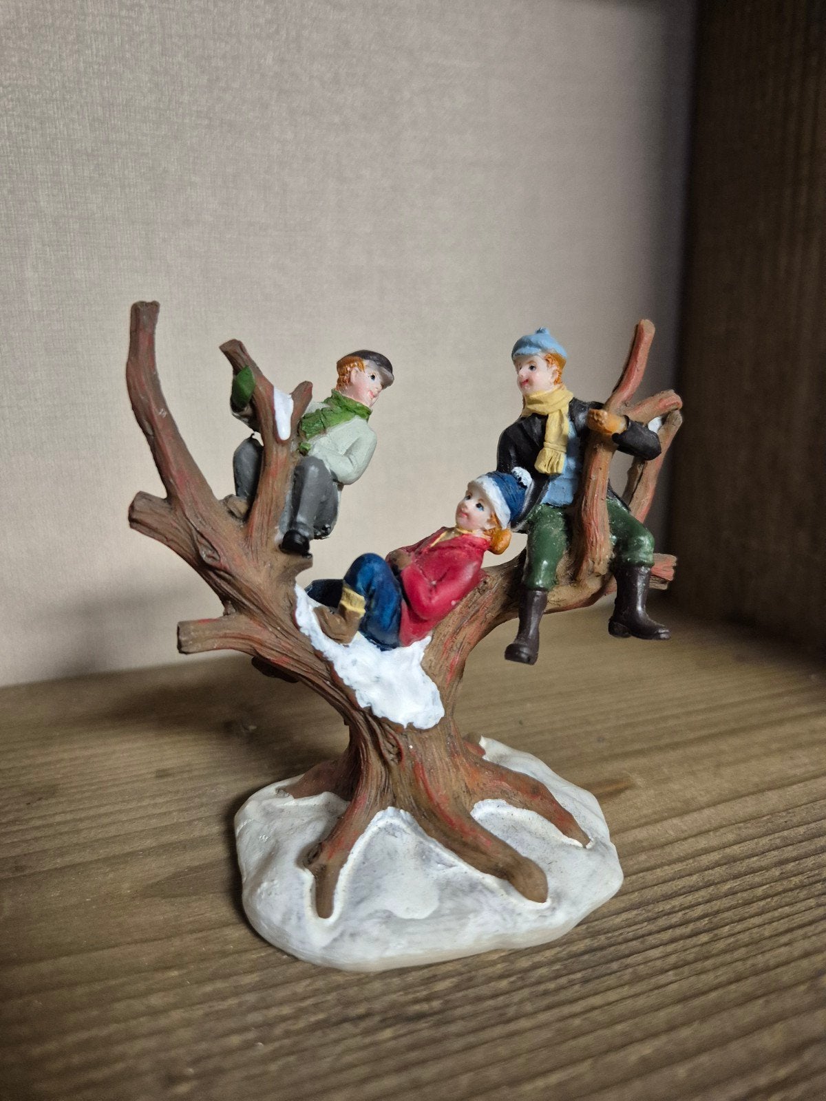 kerstdorp kinderen in de boom kersthuisjes, Diversen, Kerst, Ophalen of Verzenden, Zo goed als nieuw