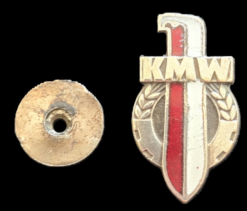 KMW Poolse leger schroefspeld- emaille, Verzamelen, Verzenden, Nieuw, Stad of Land, Speldje of Pin