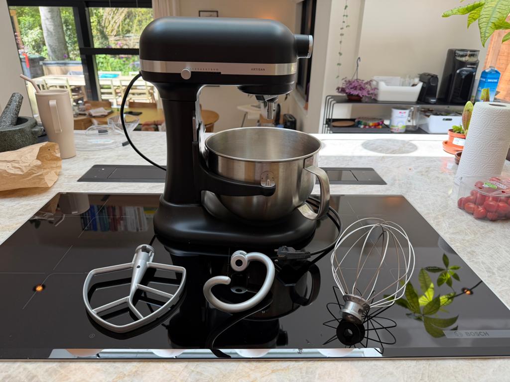 KitchenAid Artisan 5,6L standmixer – zo goed als nieuw, Witgoed en Apparatuur, Keukenmixers, 4 liter of meer, Ophalen, Zo goed als nieuw
