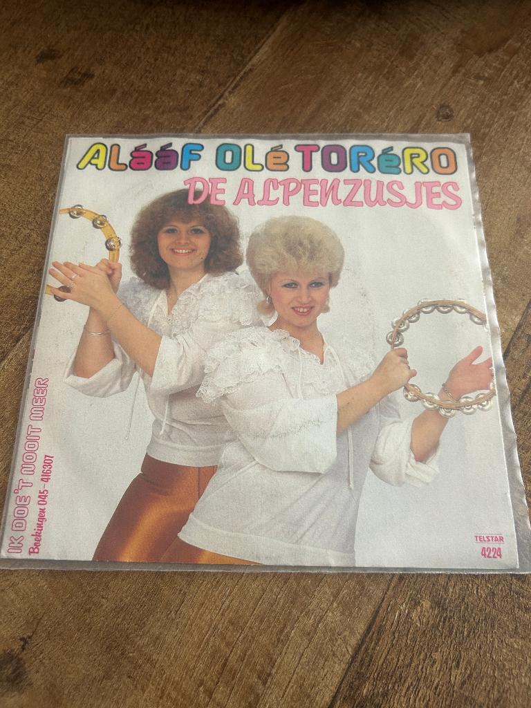 De Alpenzusjes-Alaaf ole torero, 7 inch, Single, Ophalen of Verzenden, Zo goed als nieuw