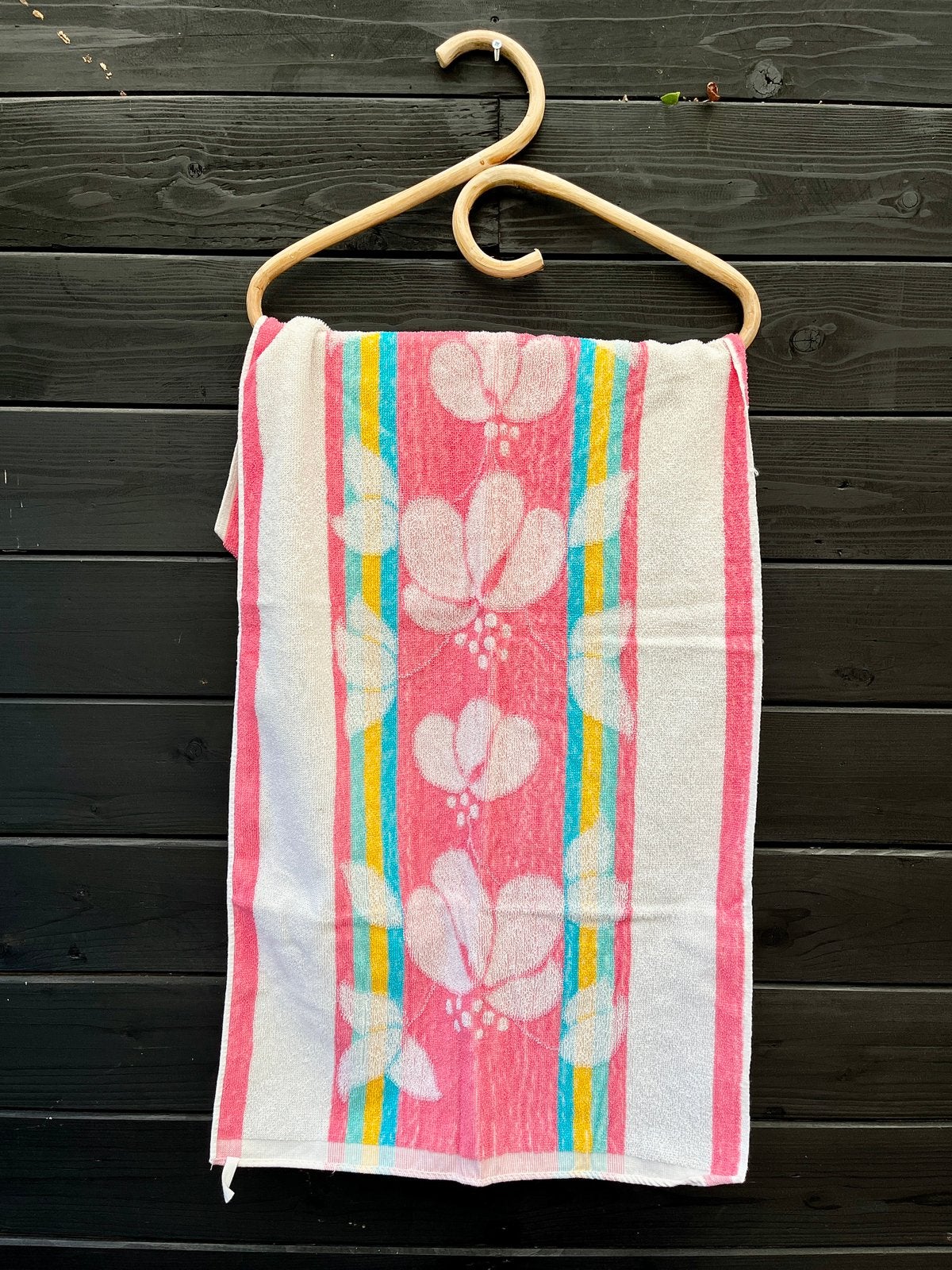 Vintage handdoek met bloemen wit/roze, Huis en Inrichting, Ophalen of Verzenden, Zo goed als nieuw, Roze, Handdoek