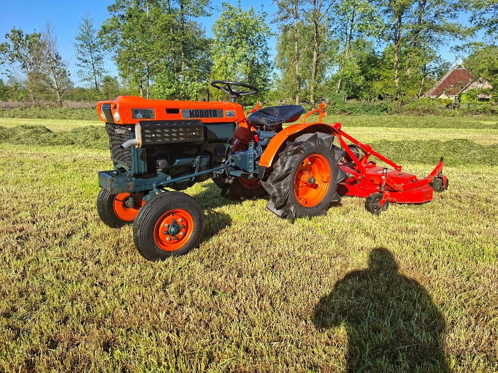 Kubota B7000 mini tractor met Maschio 150 maaidek, Gebruikt, Tot 2500, Tot 80 Pk, Ophalen
