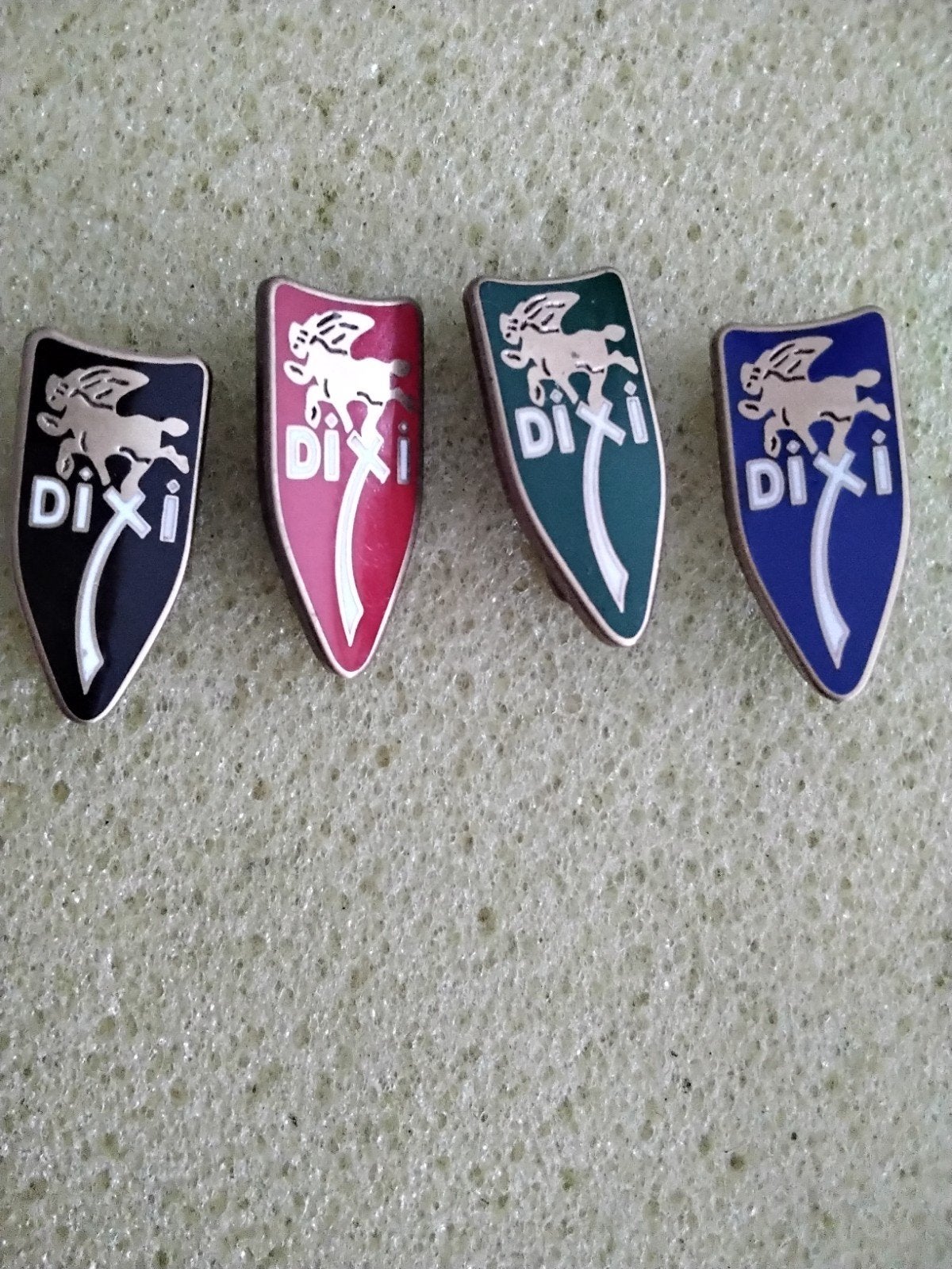 Emaille Dixi brochjes, Ophalen of Verzenden