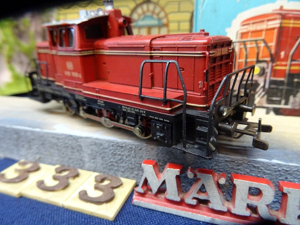 333=Marklin 3065-3 van de Duitse spoorwegen.227, Wisselstroom, Locomotief, Ophalen of Verzenden, Zo goed als nieuw