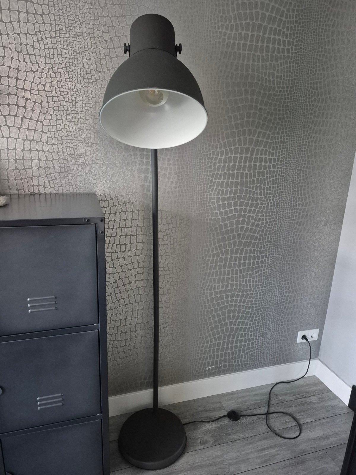 Industriele staande lamp, grijs, Ophalen, Gebruikt, 150 tot 200 cm