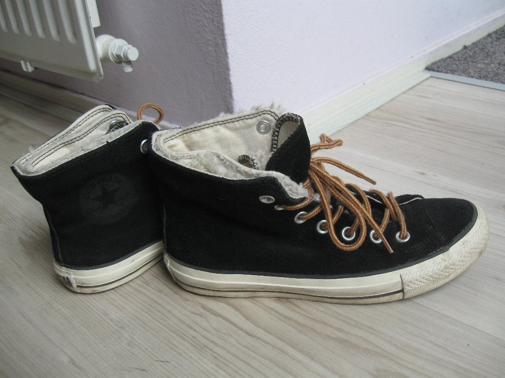 ALL STARS CONVERSE hoog zwart suede m bontje 37,5 als nieuw, Zwart, Ophalen of Verzenden, Converse All Stars, Sneakers of Gympen