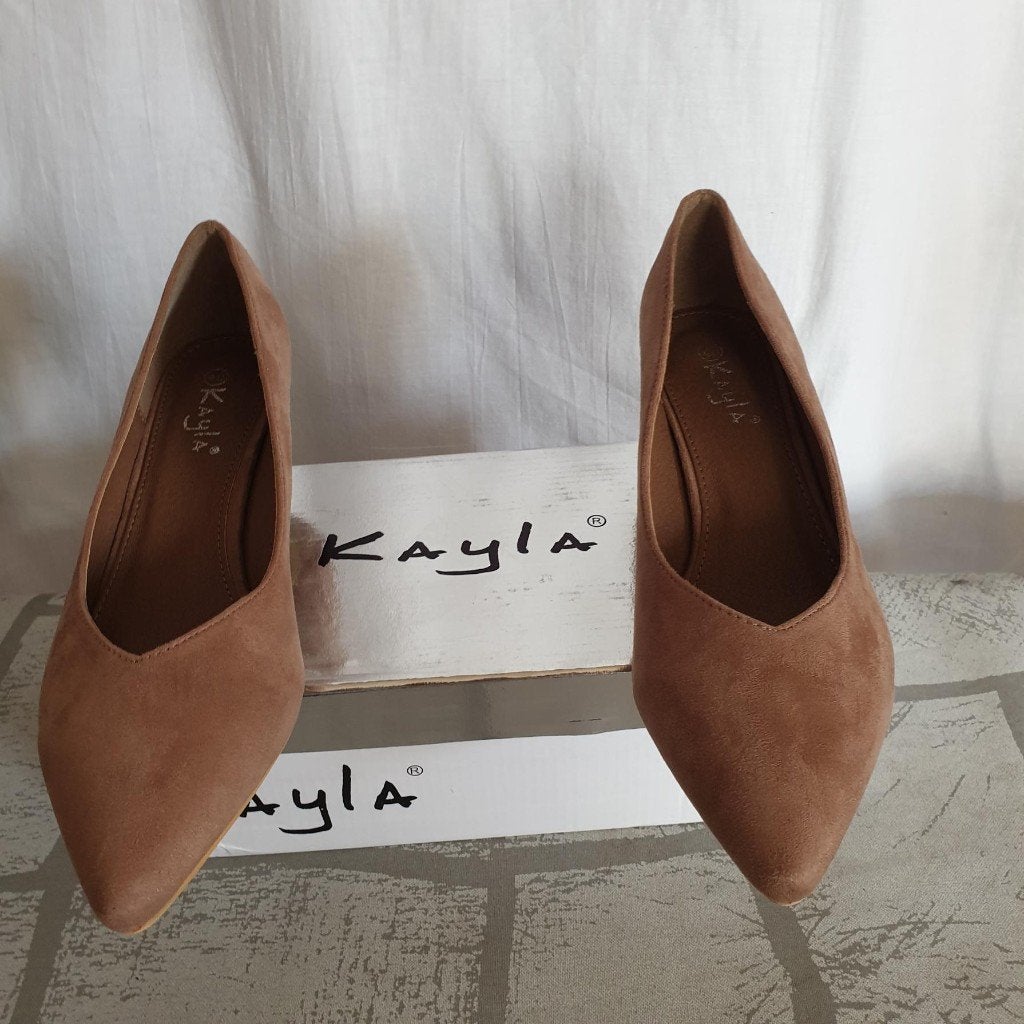 Gave nieuwe bruine pumps Mt 37+38+39+40+41 Merk Kayla, Pumps, Bruin, ., Ophalen of Verzenden