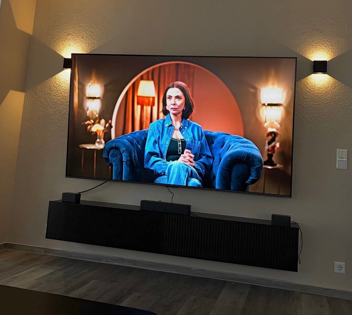 Zo goed als nieuw TV-meubel/wandmeubel (9 mnd oud), Ophalen, 150 tot 200 cm, Zo goed als nieuw, Minder dan 100 cm