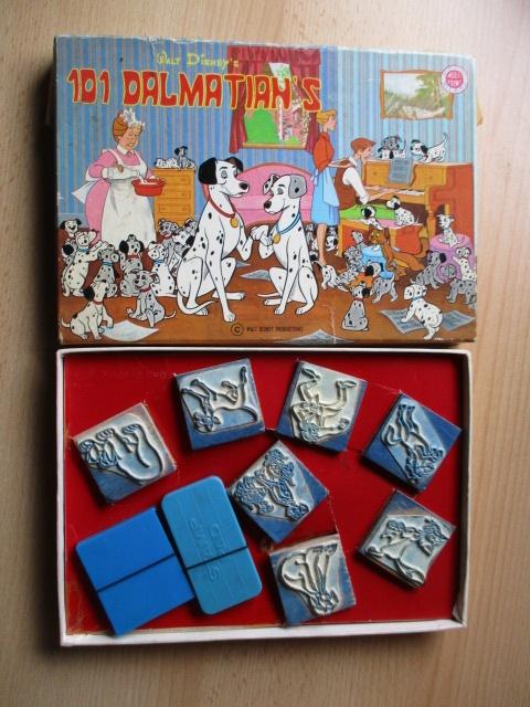 Disney 101 Dalmatiërs stempeldoos oud! Multi Print, Ophalen of Verzenden, Overige figuren, Gebruikt, Beeldje of Figuurtje