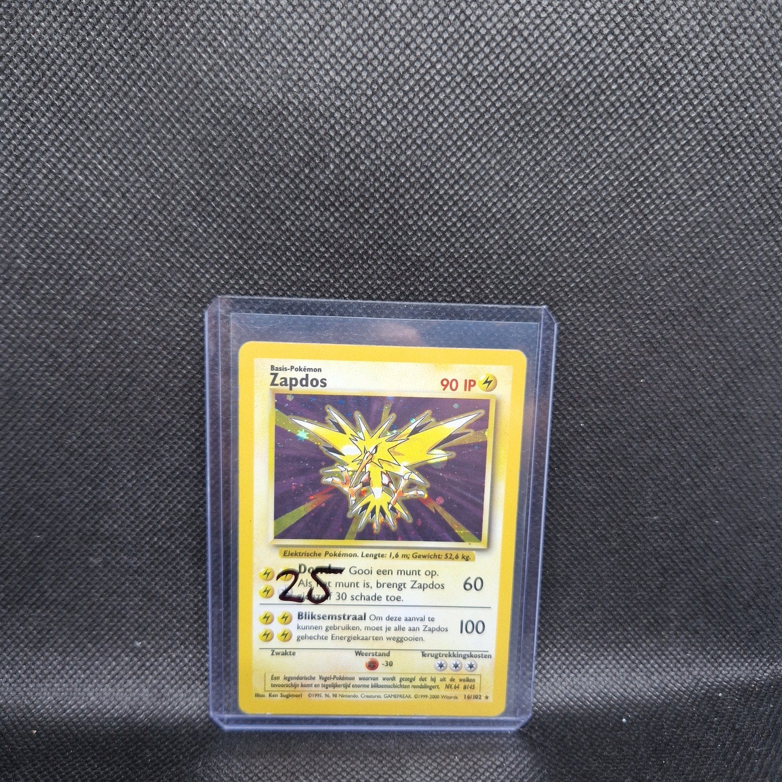 Zapdos Base Set, Ophalen of Verzenden, Zo goed als nieuw