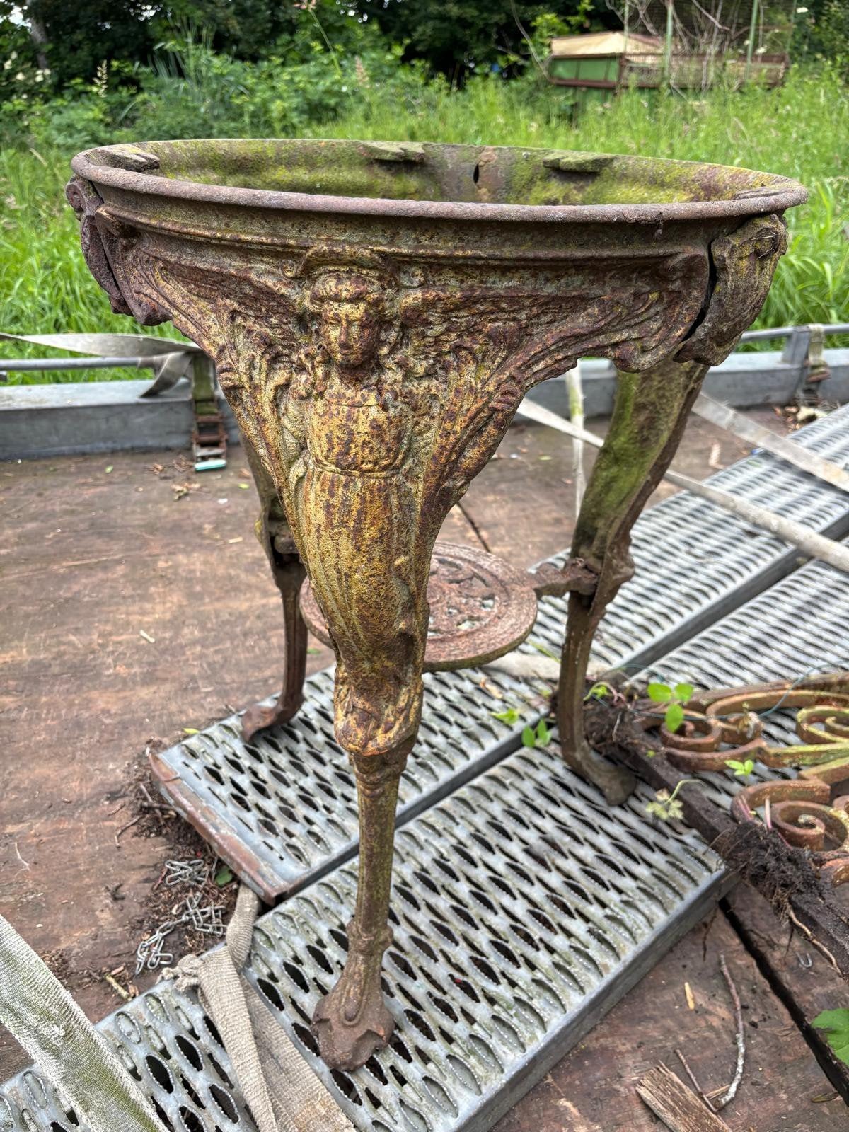 Bloempot drager/ tafel, Tuin en Terras, Tuinvazen, Ophalen