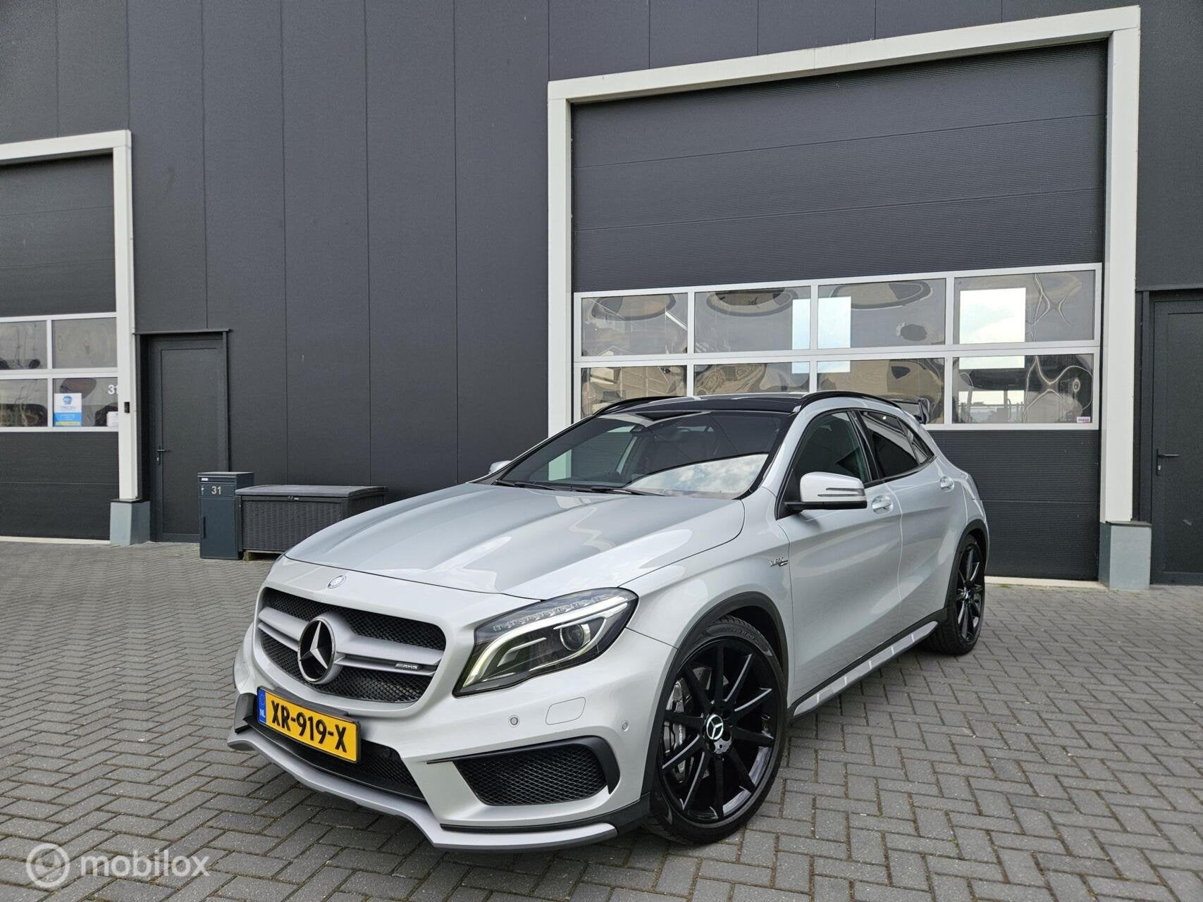 Mercedes GLA-klasse AMG 45 4Matic | Panorama | Kuipstoelen |, Auto's, Gebruikt, Euro 6, 4 cilinders, 360 pk