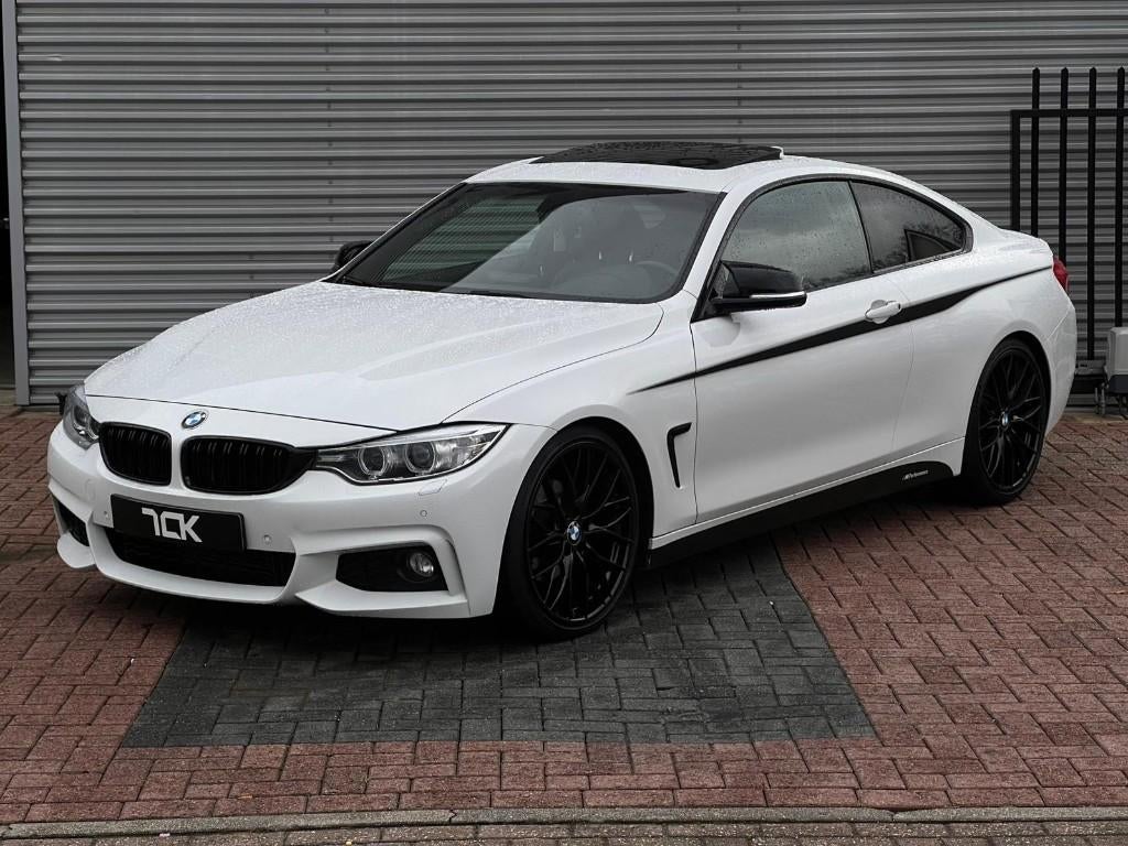 BMW 4-Serie 420D Xdrive 2014 AUT | Pano | 20 INCH | 184PK, 1995 cc, 4 stoelen, USB, Wit