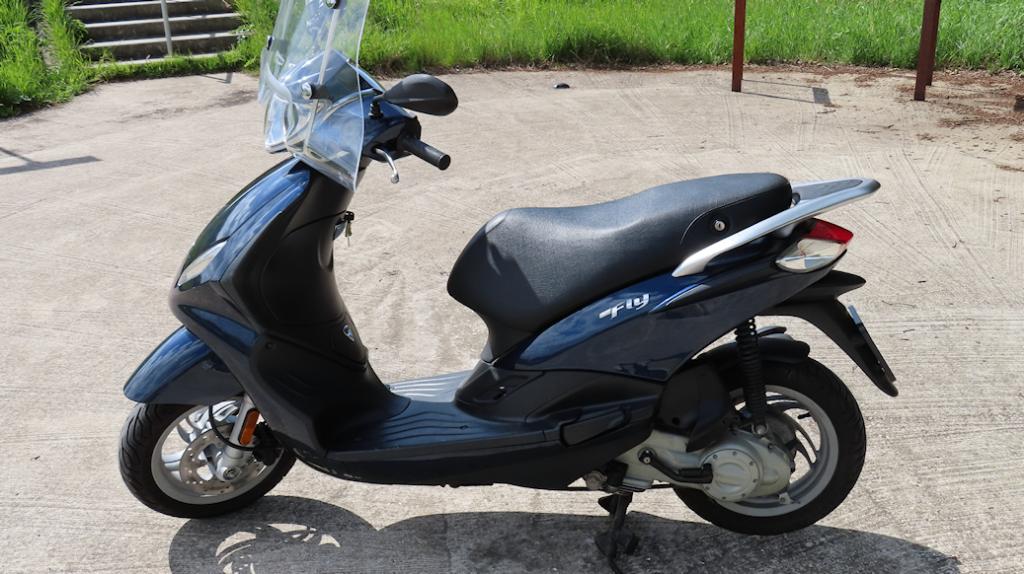Piaggio New Fly, Fietsen en Brommers, Scooters | Piaggio, Gebruikt, Fly, Maximaal 45 km/u, Benzine, Ophalen