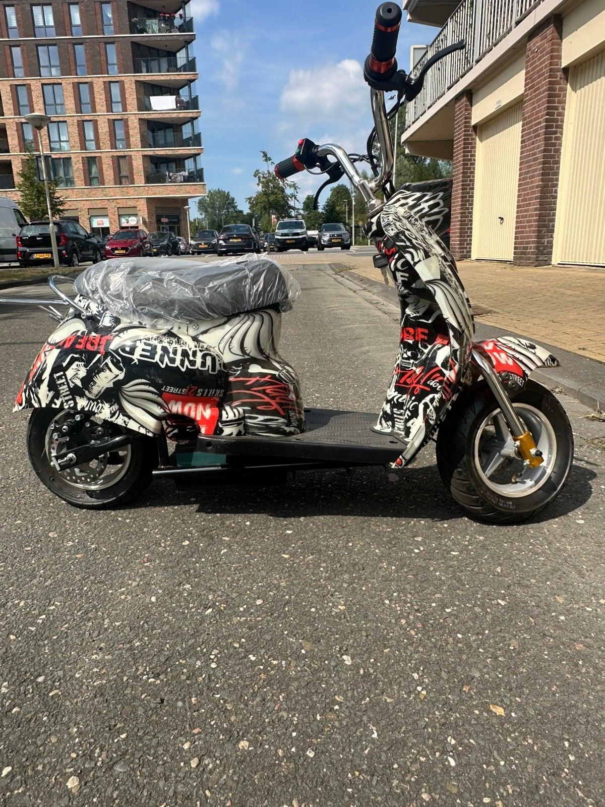 Mini retro scooters kids 24v, Ophalen, Zo goed als nieuw