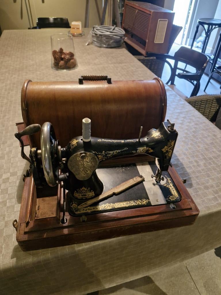 Ouderwetse naaimachine, Antiek en Kunst, Antiek | Naaimachines, Ophalen
