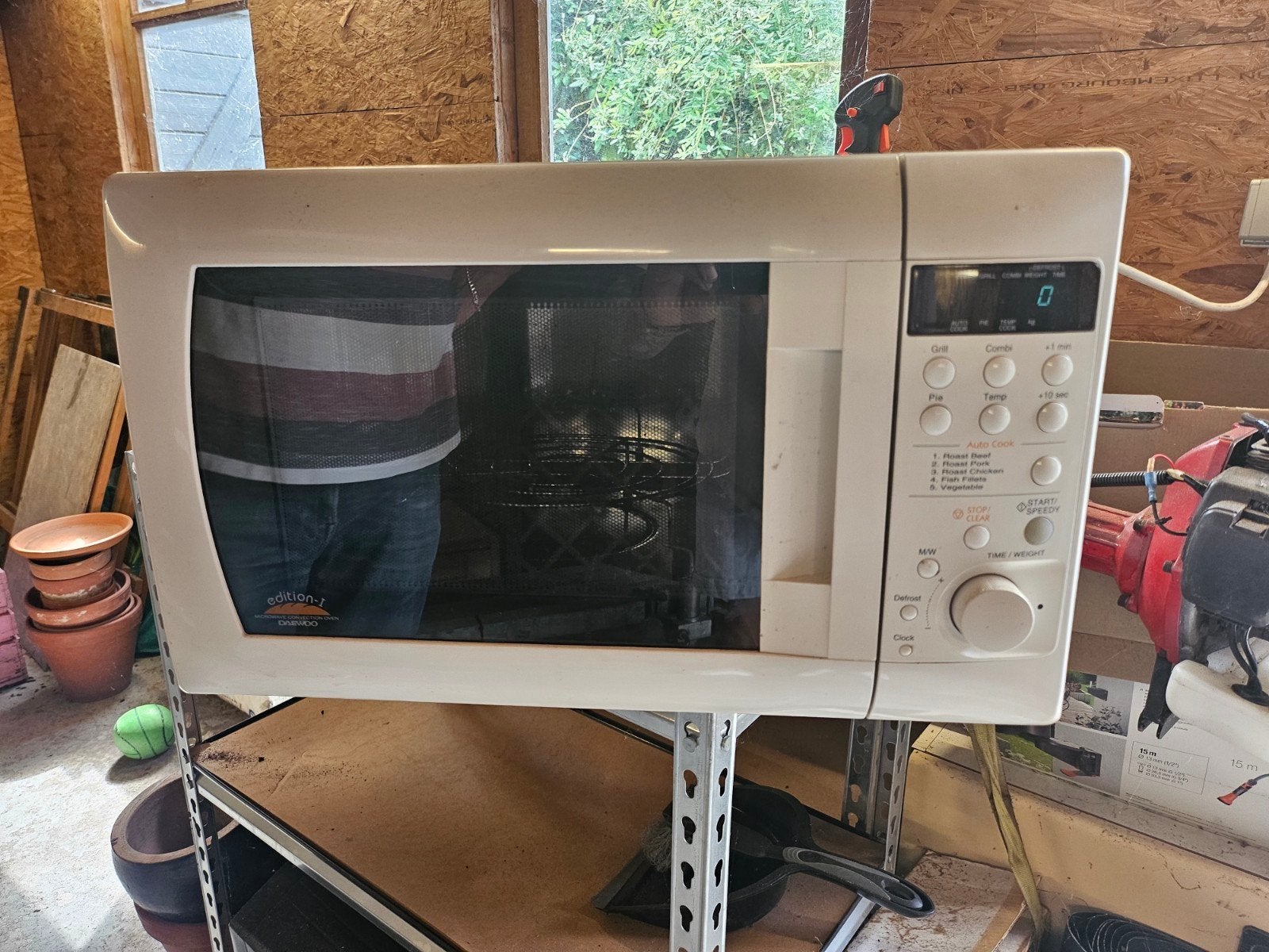 Daewoo  combimagnetron met grill en hete lucht, Ophalen, Combimagnetron, Gebruikt, Draaiplateau