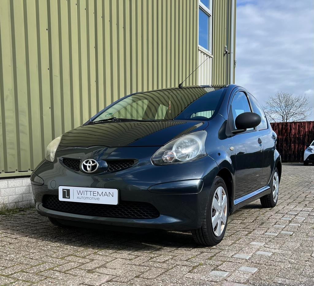 Toyota Aygo 1.0 Vvt-i 5DRS 2008 Grijs NWE APK DEALER ONDERHO, Voorwielaandrijving, Airbags, Stof, Zwart