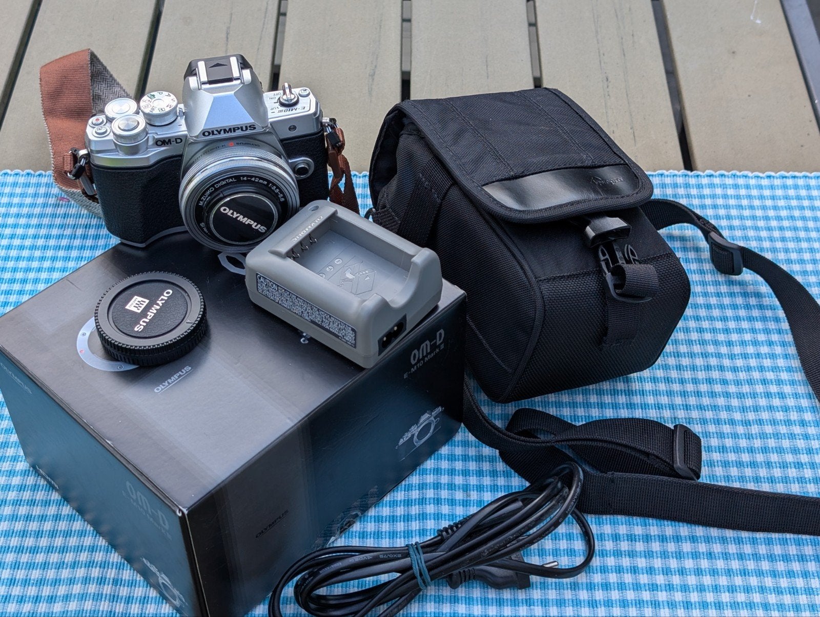 Olympus OM-D E-M10 Mark III systeemcamera met lens, Audio, Tv en Foto, Fotocamera's Digitaal, Ingebouwde flitser, Ophalen of Verzenden