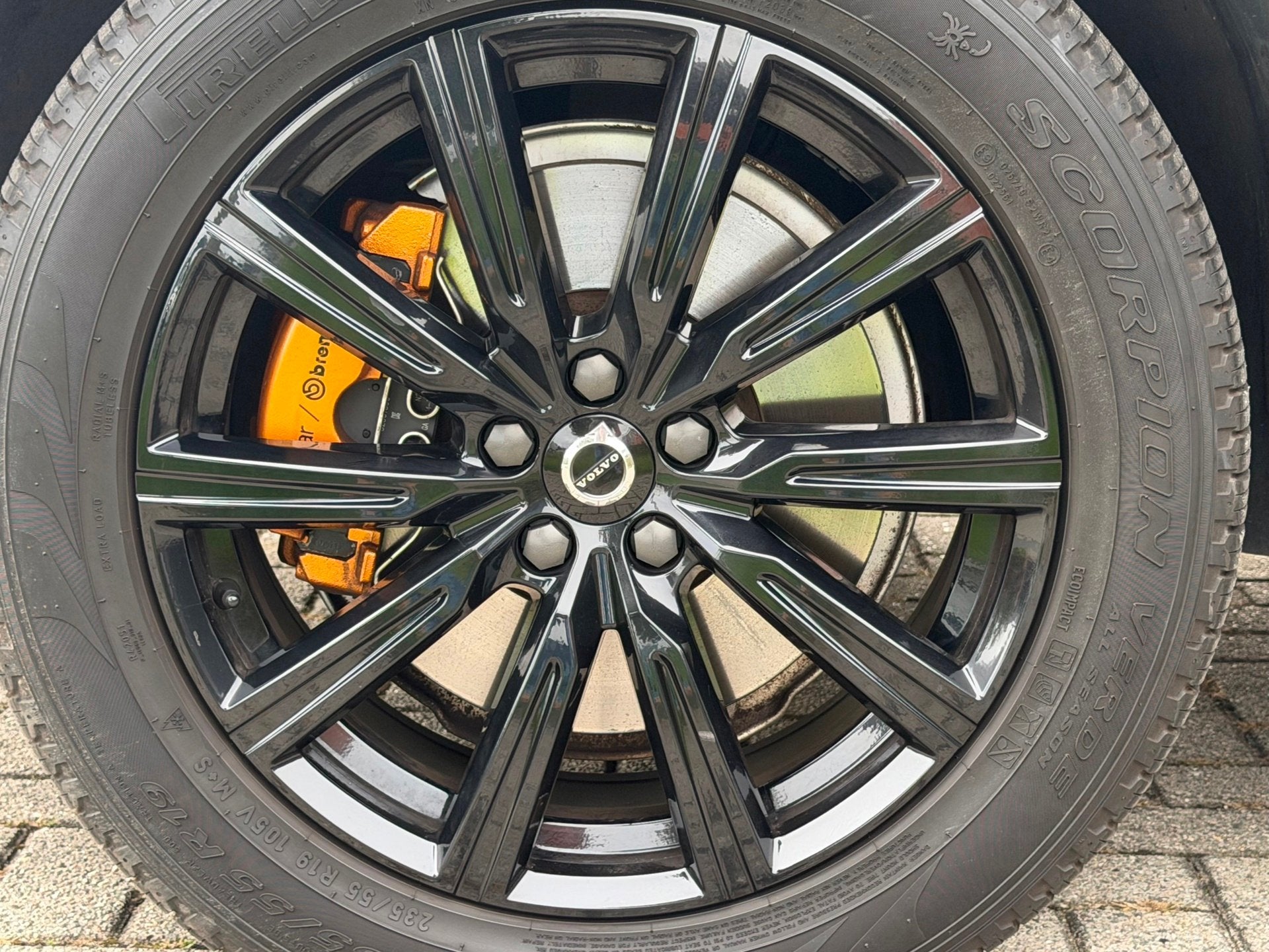 Volvo XC60 2.0 T8 Twin Engine AWD Inscription | Pano | Stuur, Auto's, Automaat, Gebruikt, 4 cilinders, 1969 cc