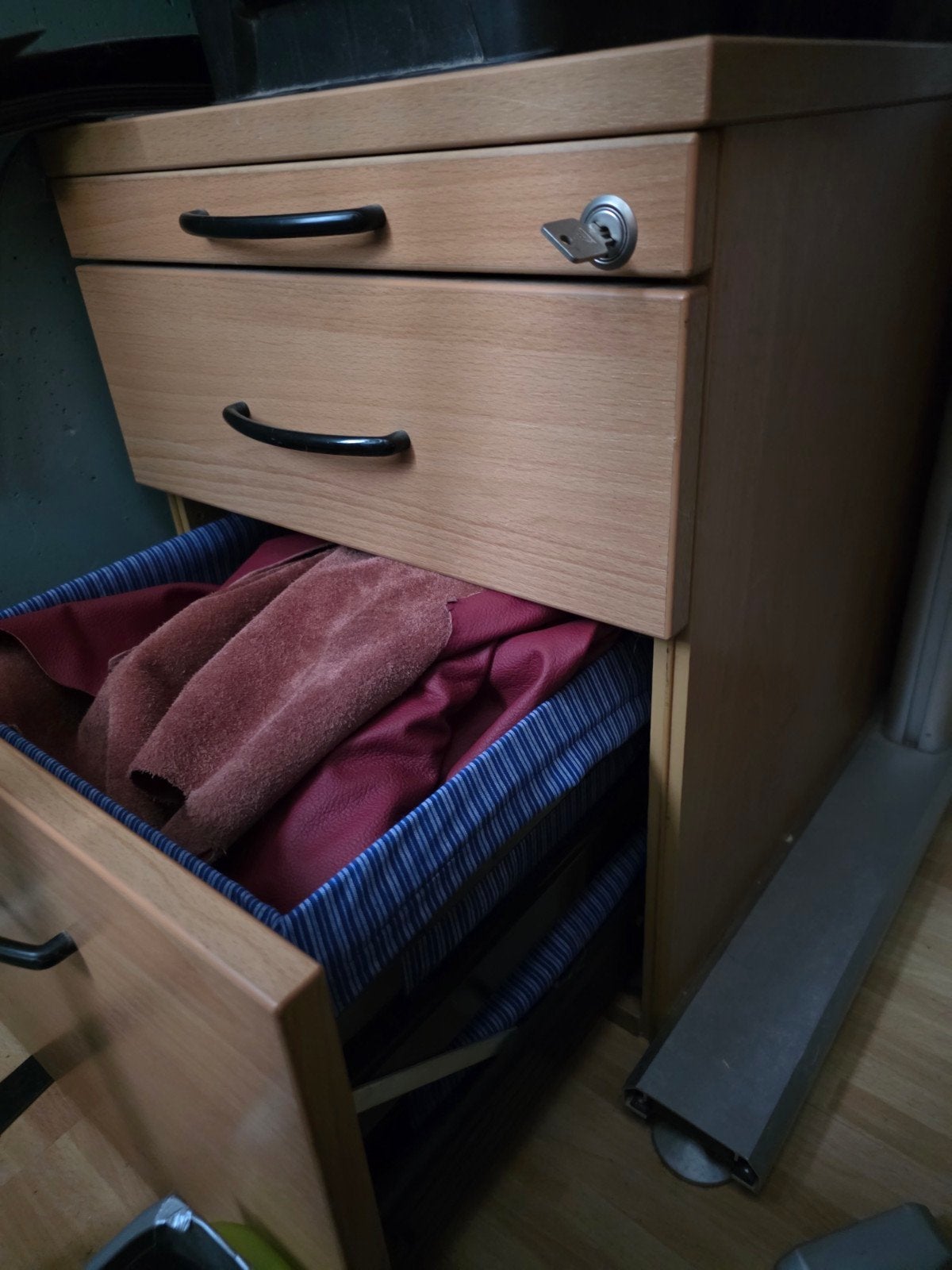 2 bureau ladekastje met 3 laden, afsluitbaar, Huis en Inrichting, Kasten | Ladekasten, 3 of 4 laden, Ophalen, Gebruikt