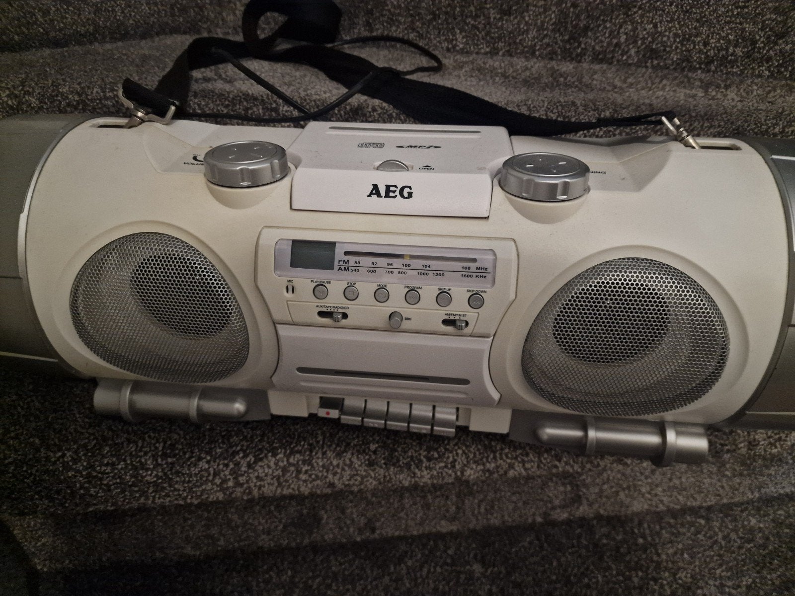 AEG SRR 4317 CD/MP3 Radio met CD-speler en Cassettedeck, Ophalen, Gebruikt, Radio, Met cd-speler