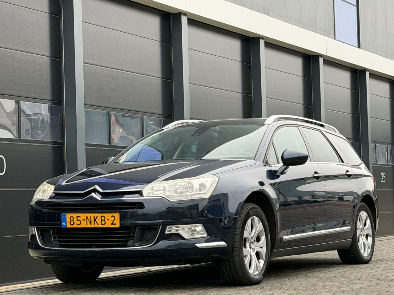 Citroën C5 2.2 HDIF Panorama Leer Navi (bj 2009), Auto's, 197 €/maand, Blauw, 1740 kg, C5