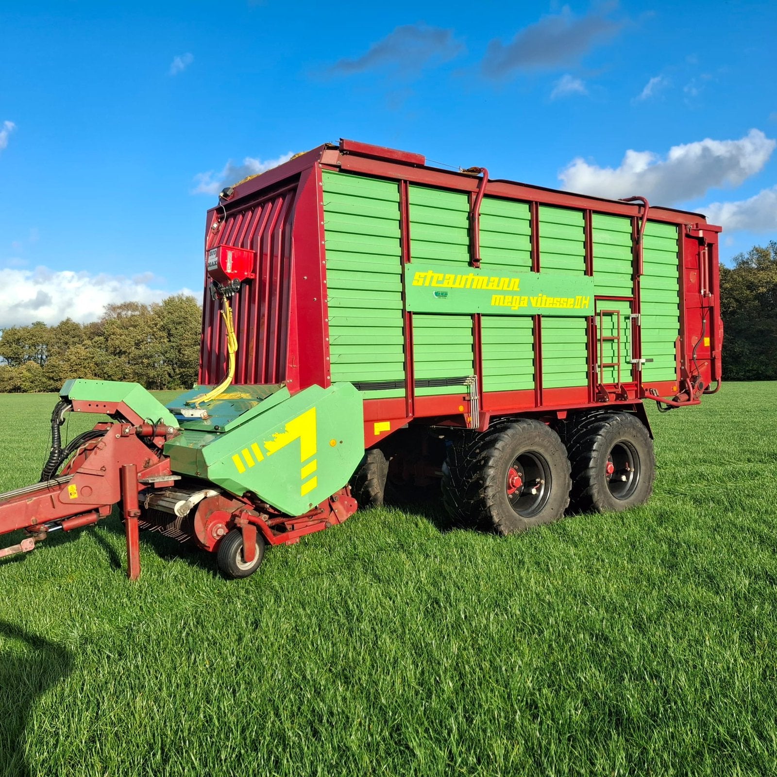 Strautmann Mega Vitesse 2 opraapwagen ladewagen silagewagen, Ophalen, Veehouderij, Oogstmachine
