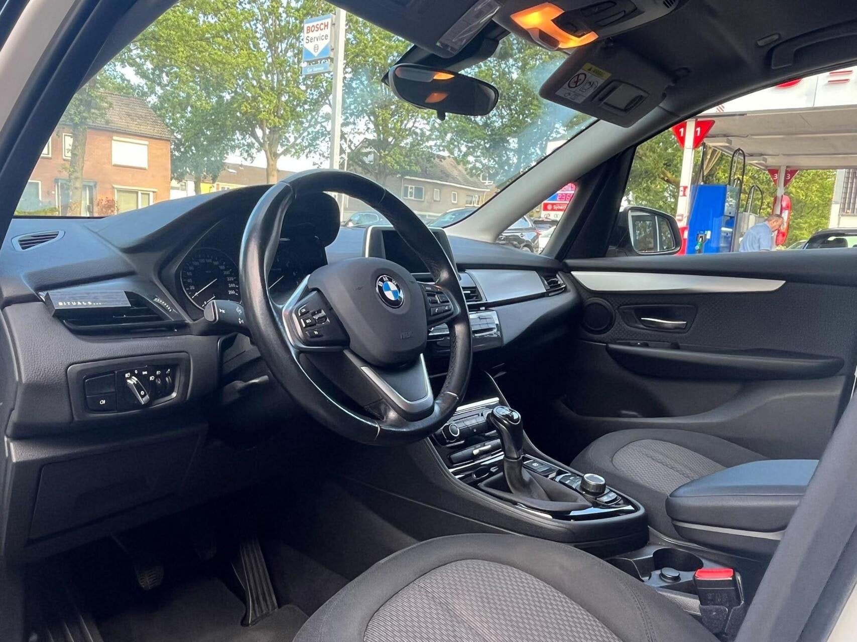 BMW 2-serie Active Tourer 218i Essential Camera, Cruise cont, Auto's, Voorwielaandrijving, 136 pk, Gebruikt, Met garantie (alle)