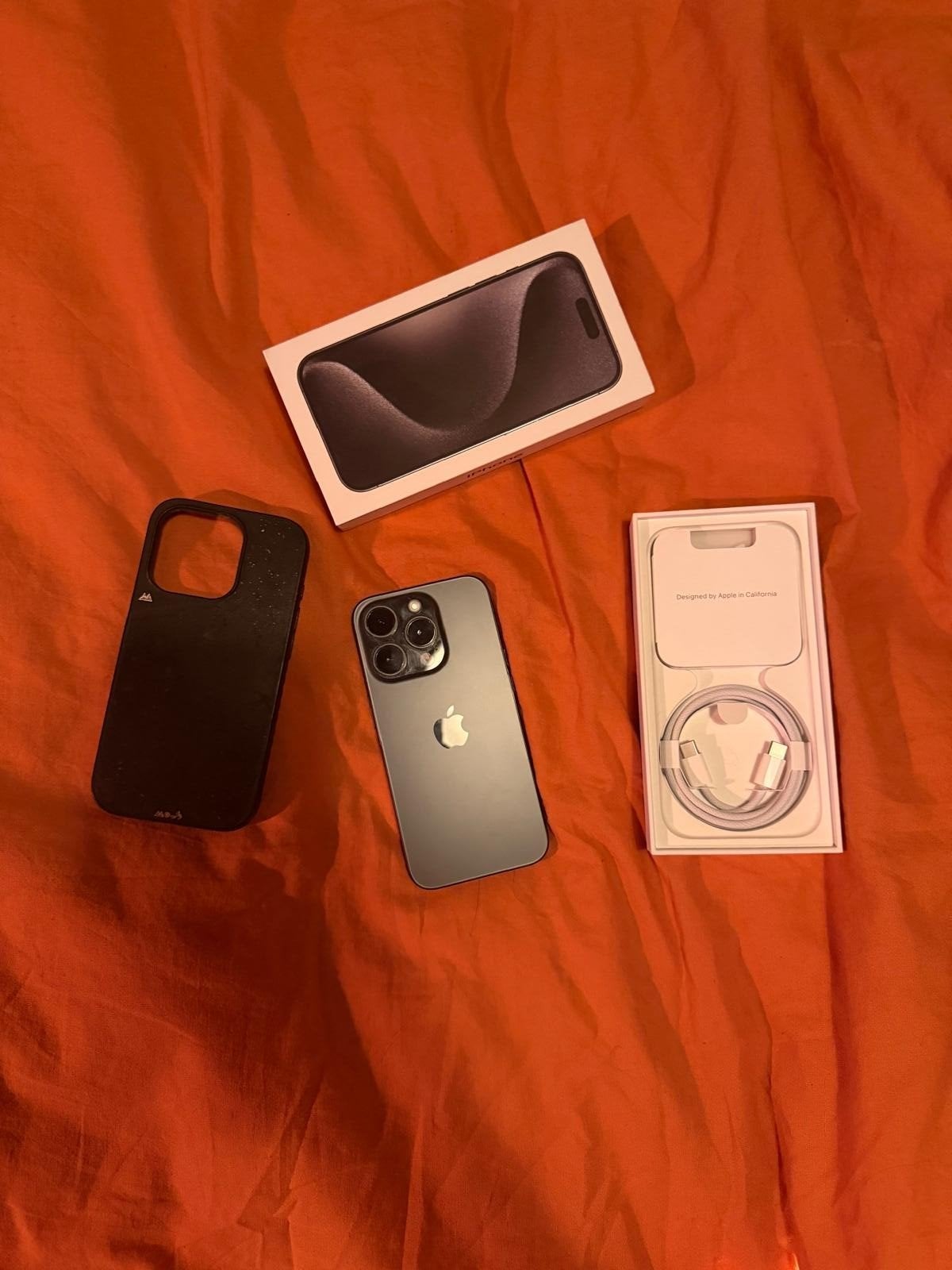 iPhone 15 pro 128GB met originele doos, Mous hoesje en kabel, 80 %, 128 GB, Zwart, Ophalen of Verzenden