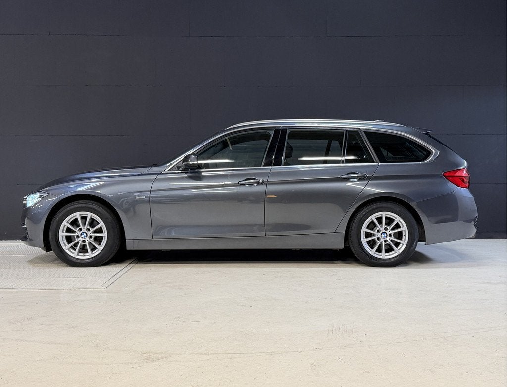 BMW 3 Serie Touring 318i High Executive Automaat | Leder | S, Automaat, Gebruikt, 1465 kg, 19 km/l
