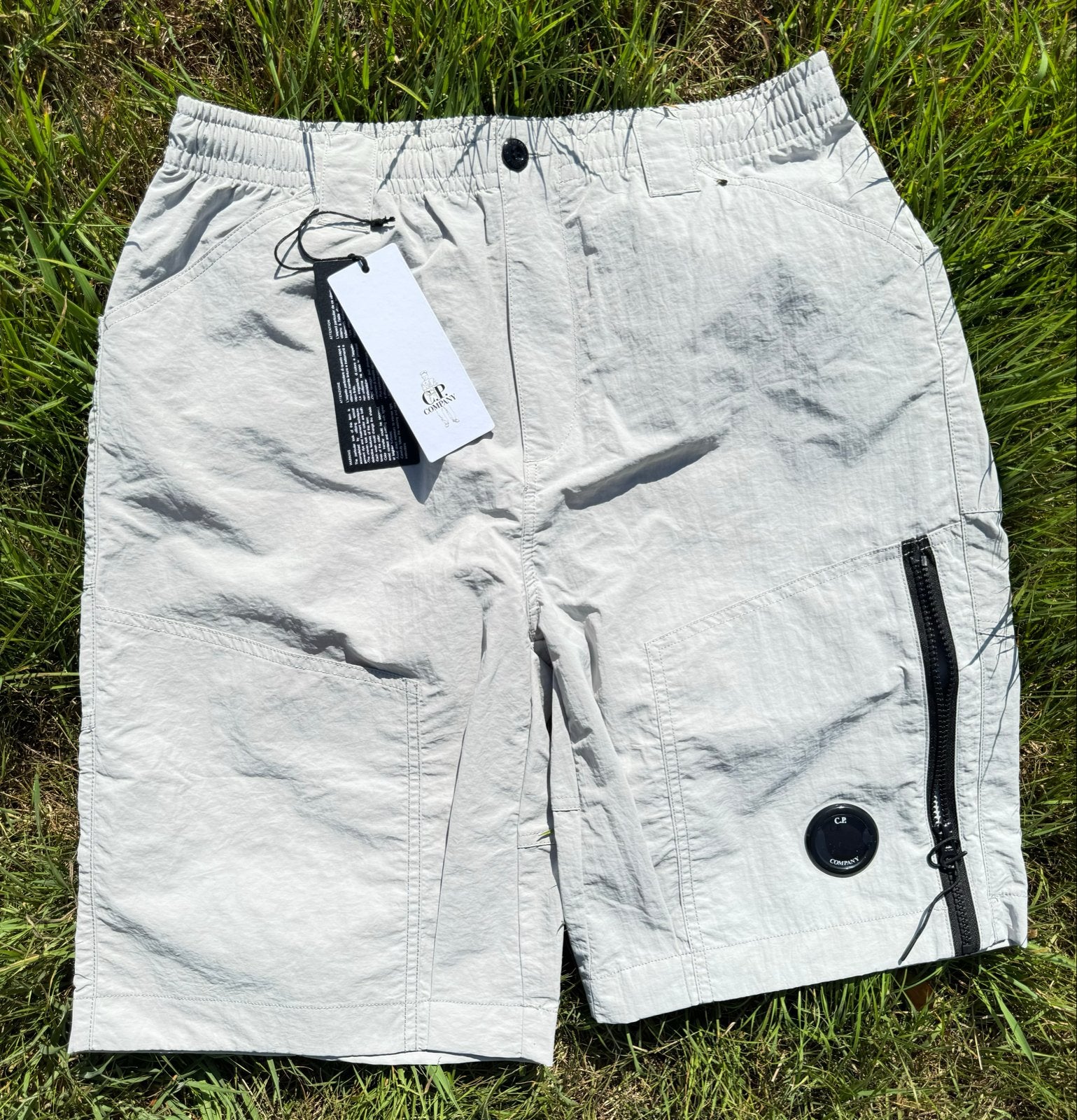 CP Company Shorts - Nieuw met labels, Kleding | Heren, Ophalen of Verzenden, Nieuw, Maat 48/50 (M), Grijs
